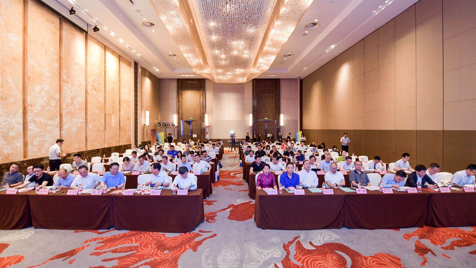 奧特維李文副總經(jīng)理出席無錫新能源商會會員代表大會